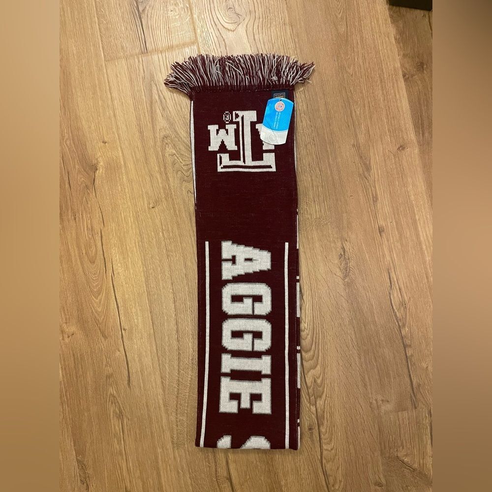 NCAA Texas A&M Aggies Maroon White Outerwear Winter Scarf Soccer Football NEW